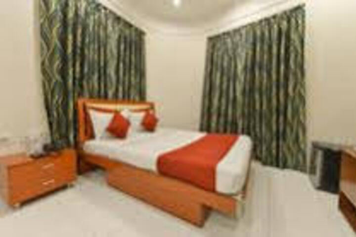 ZO ROOMS PARK STREET MIRZA GHALIB