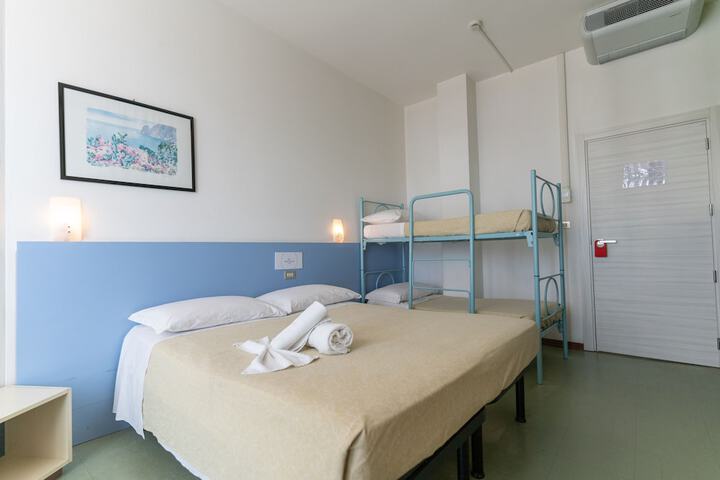 Room 9 of 84