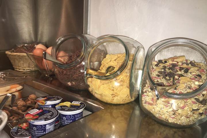 Dining 40 of 54