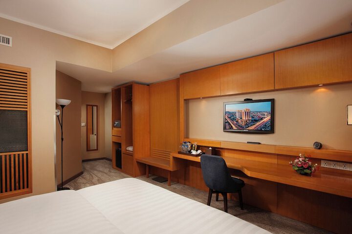 Room 14 of 63