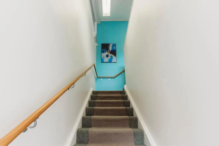 Room 9 of 15