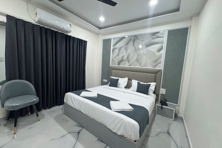 Room 7 of 15