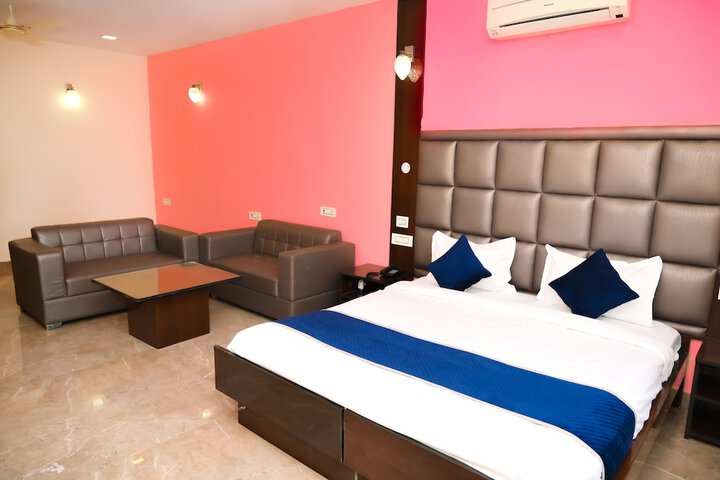 Room 3 of 12