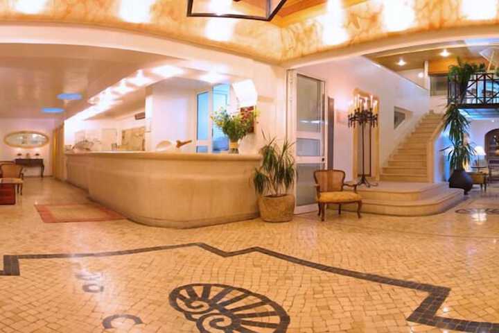 Hotel Interior 4 of 59