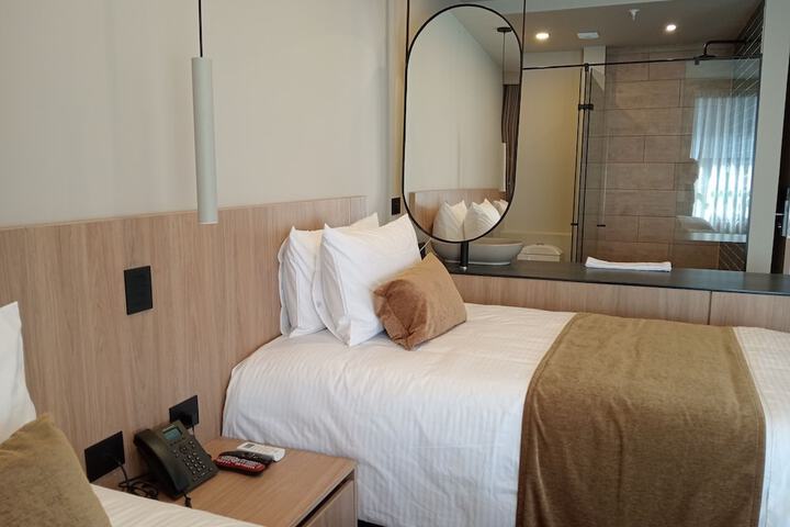 Room 52 of 123