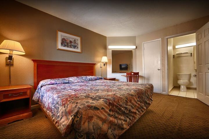 Room 5 of 18