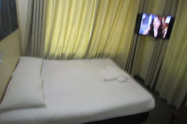 Room 14 of 50