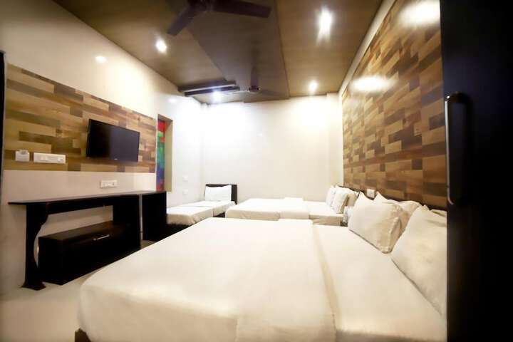 Room 30 of 49