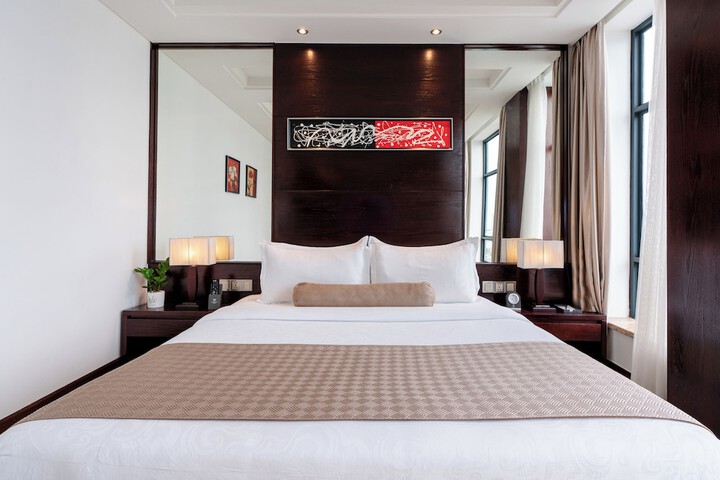 Room 25 of 168