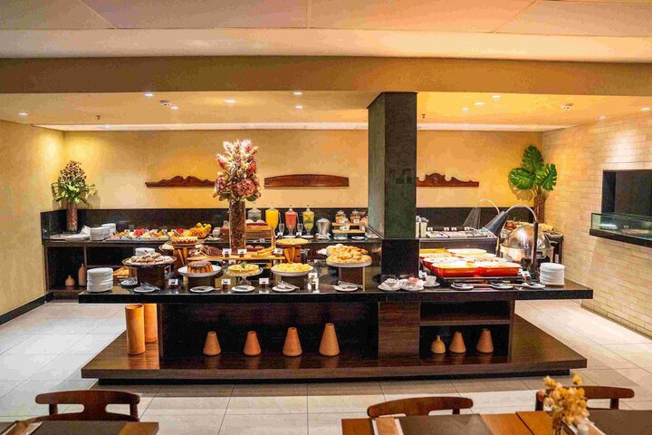 Dining 49 of 72