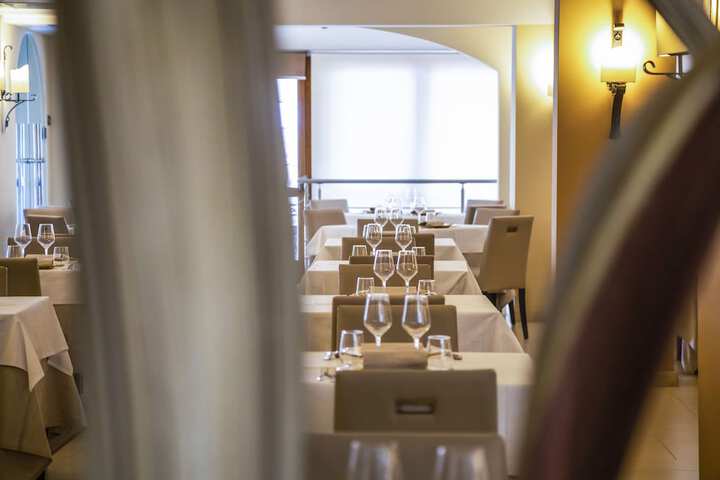 Dining 50 of 71