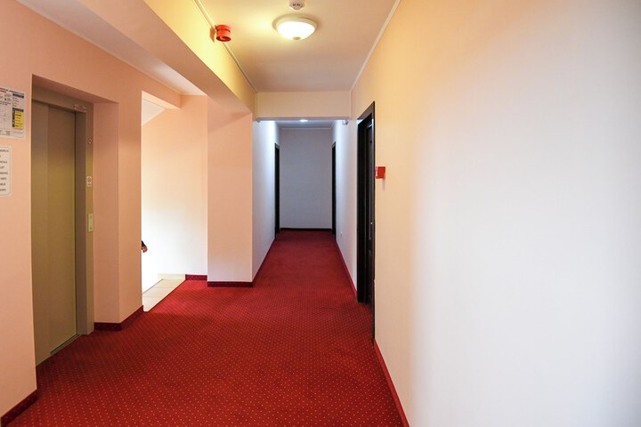 Ballroom/Hall 21 of 23