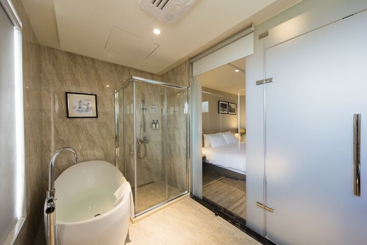 Room 45 of 63