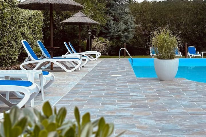 Pool Hotel