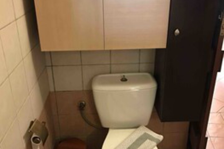 Room 2 of 16