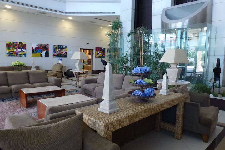 Entrance & Lobby