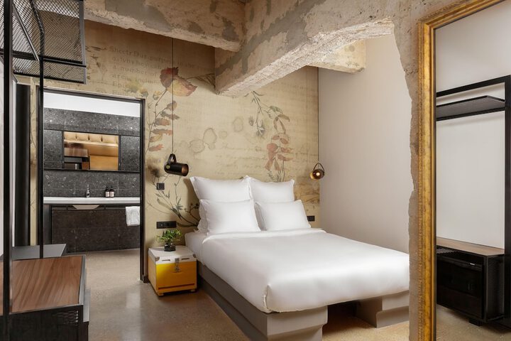 Room 18 of 63