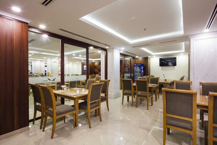 Dining 143 of 189