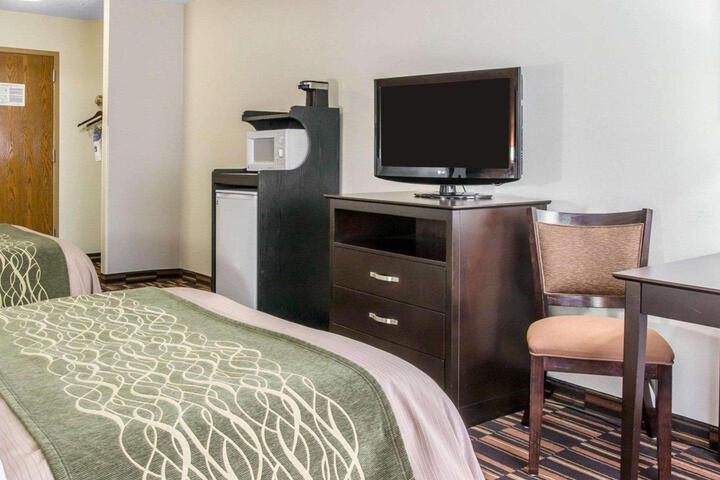 2 Double Beds (8 of 8)