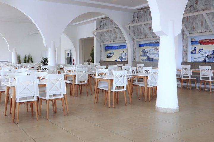 Dining 110 of 191