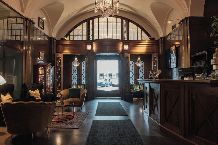 Guest Lobby