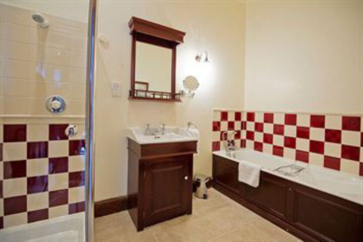 Room 5 of 44