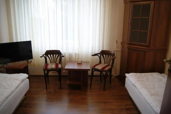 Room 2 of 11