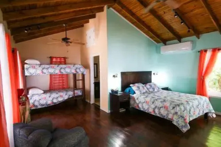 Room 4 of 13