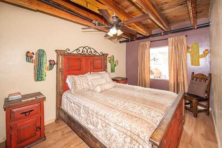 Room 8 of 23