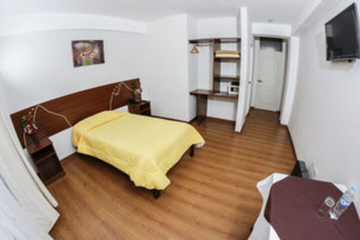 Room 19 of 34