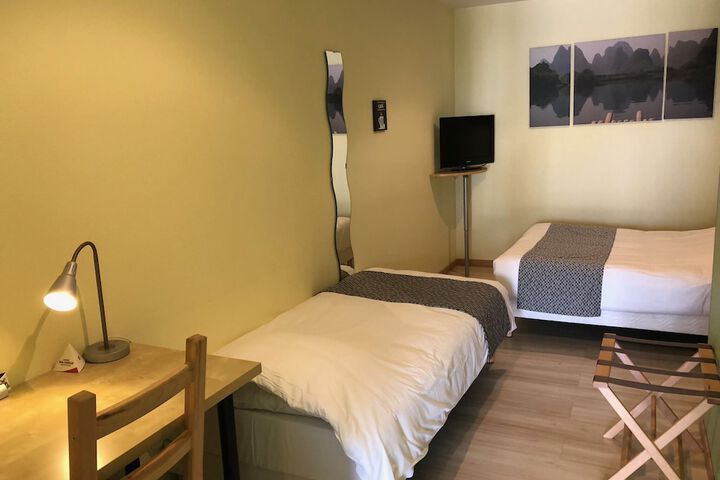 Room 12 of 54