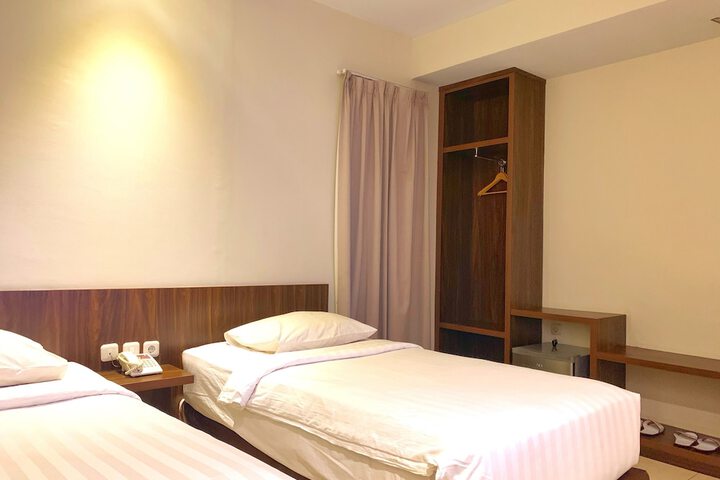 Room 6 of 26