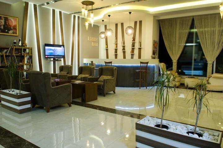 Entrance & Lobby