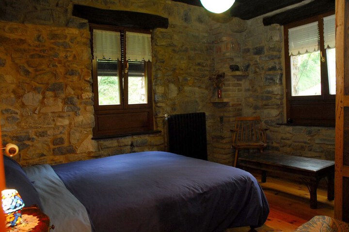 Room 3 of 27