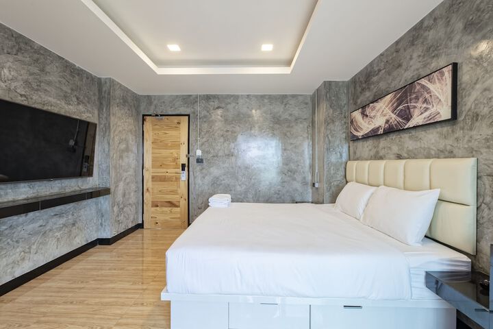 Room 8 of 39