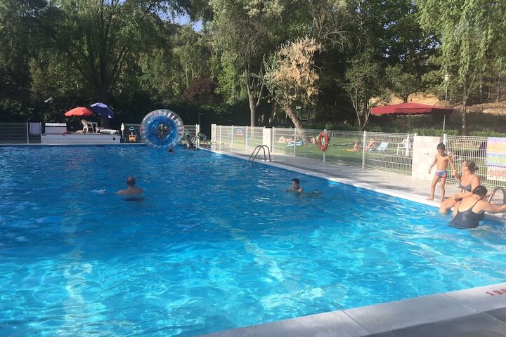Pool 53 of 131