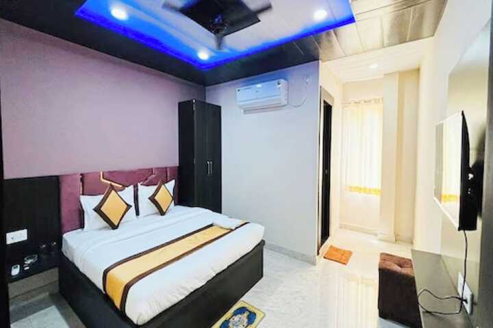 Room 15 of 26