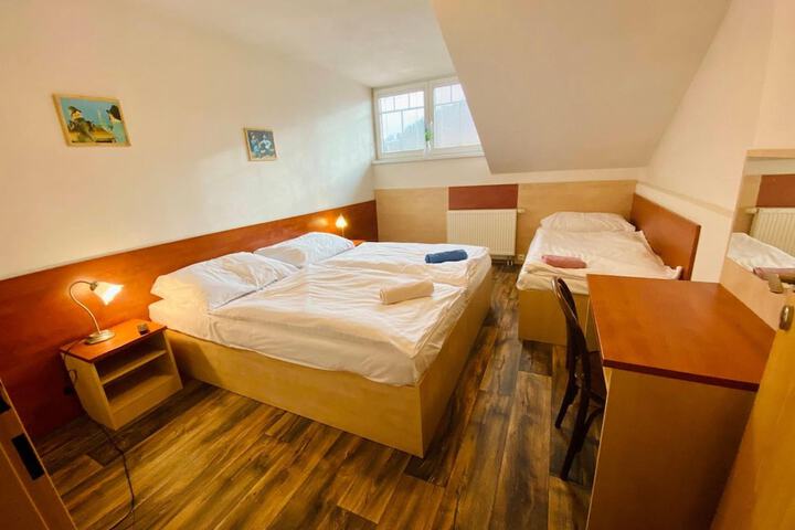 Room 14 of 48