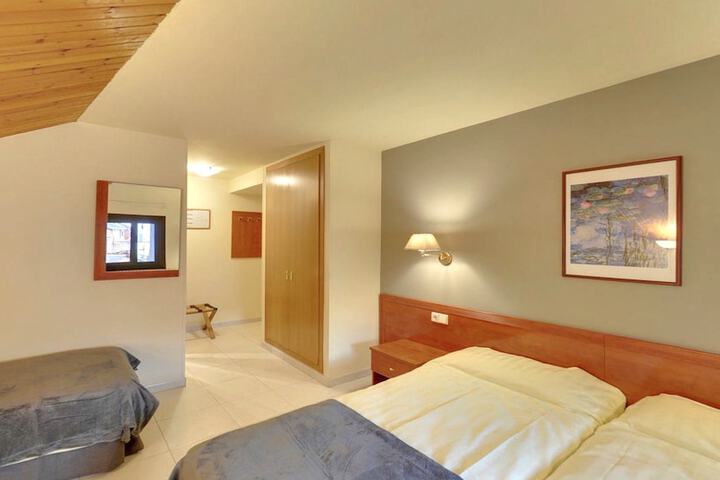 Room 5 of 53
