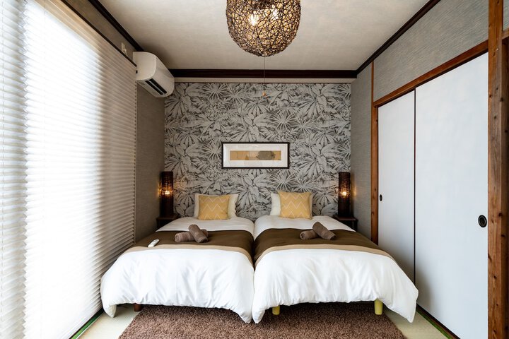 Room 10 of 22