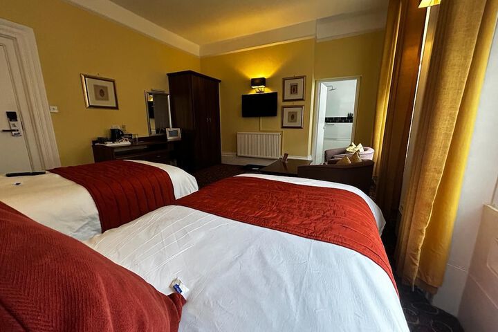 Room 4 of 49