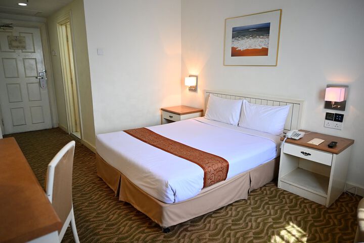 Room 16 of 46