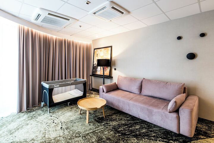Room 74 of 249