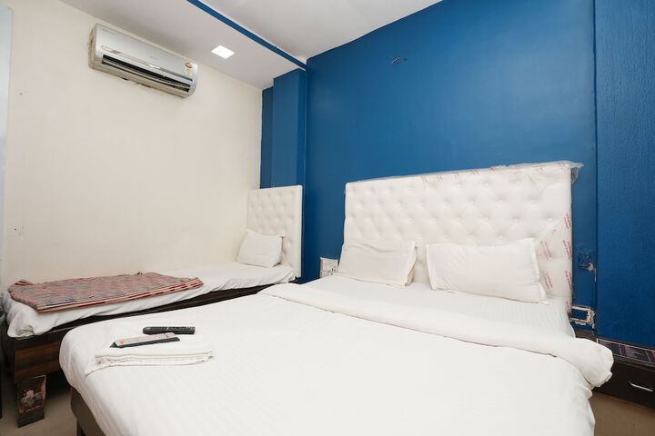 Room 16 of 38