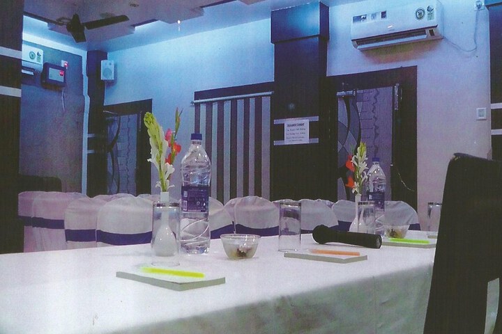 Dining 5 of 23
