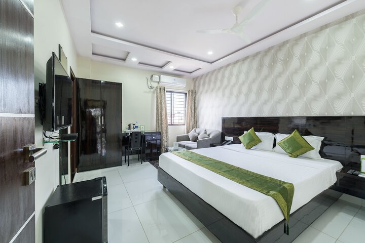 Treebo Greenwood Premier Suites Old Airport Road