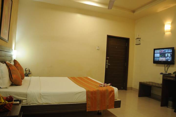 Room 38 of 53