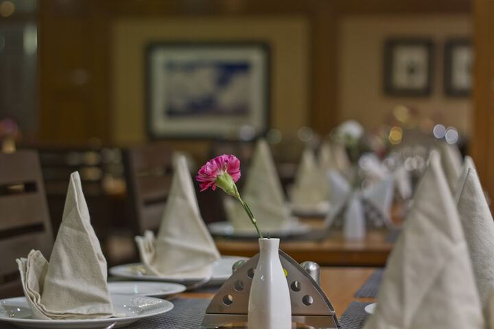 Dining 62 of 98
