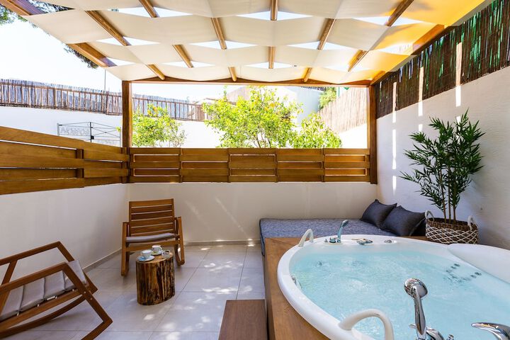 Hot Tub 42 of 102