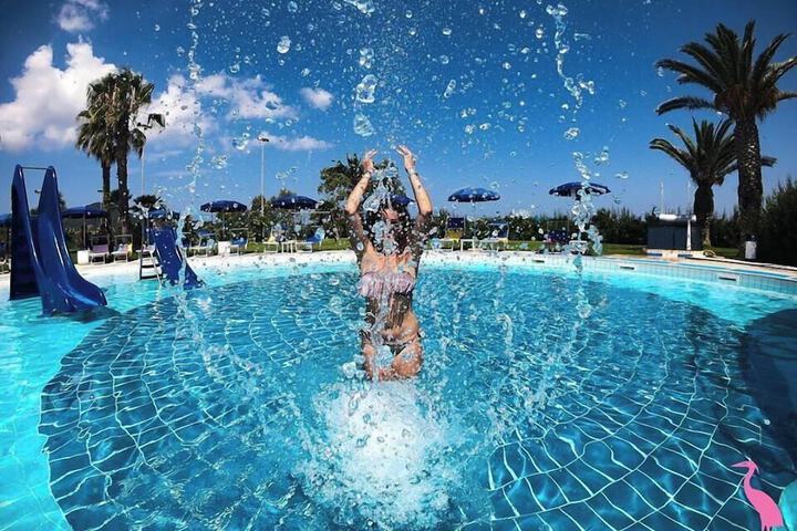 Pool 41 of 111